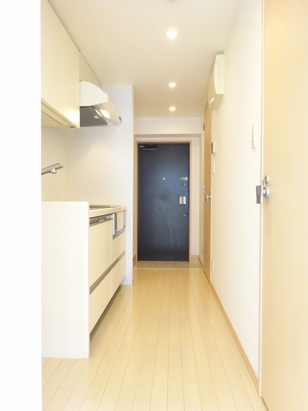 13/14 エントランス