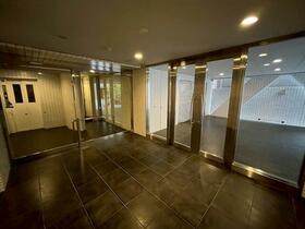 15/15 エントランス