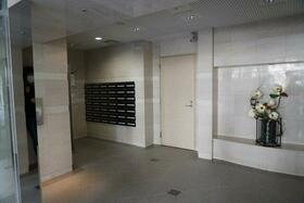 16/16 エントランス