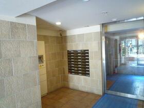 16/16 エントランス