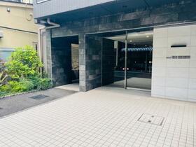 2/2 エントランス