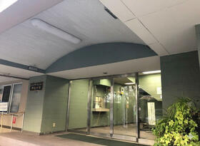 2/2 エントランス