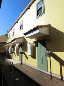 2/2 エントランス