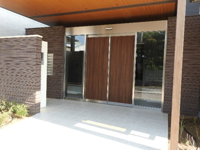 17/23 エントランス