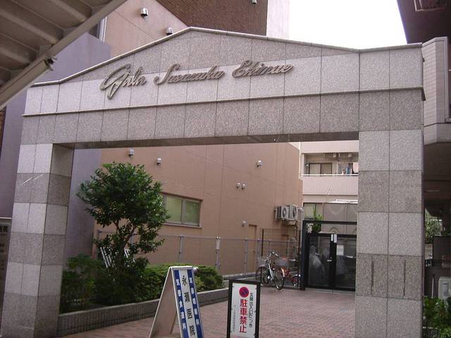 25/29 エントランス