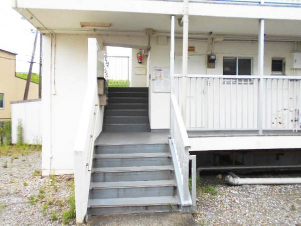 13/14 エントランス