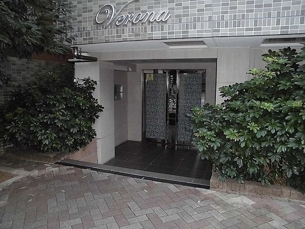 4/4 エントランス