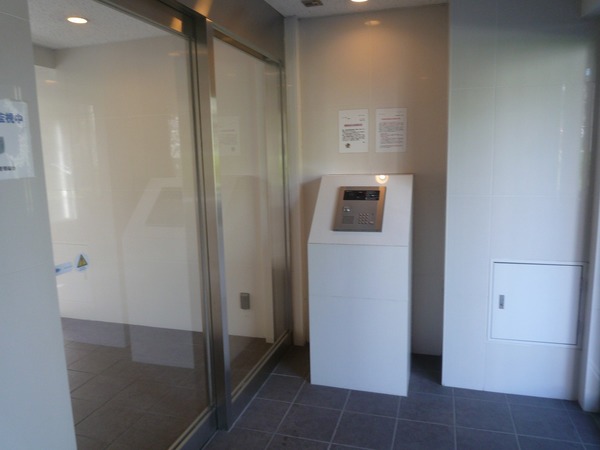 3/3 エントランス