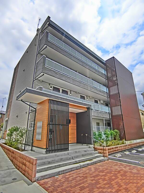 21/30 エントランス