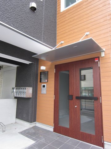2/2 エントランス