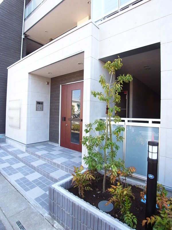 19/20 エントランス