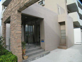 14/14 エントランス