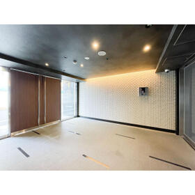 5/5 エントランス