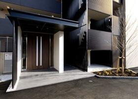 15/15 エントランス