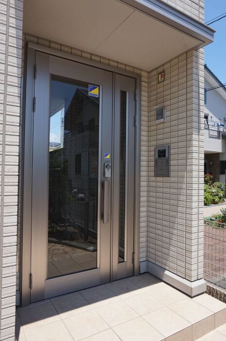 16/21 エントランス