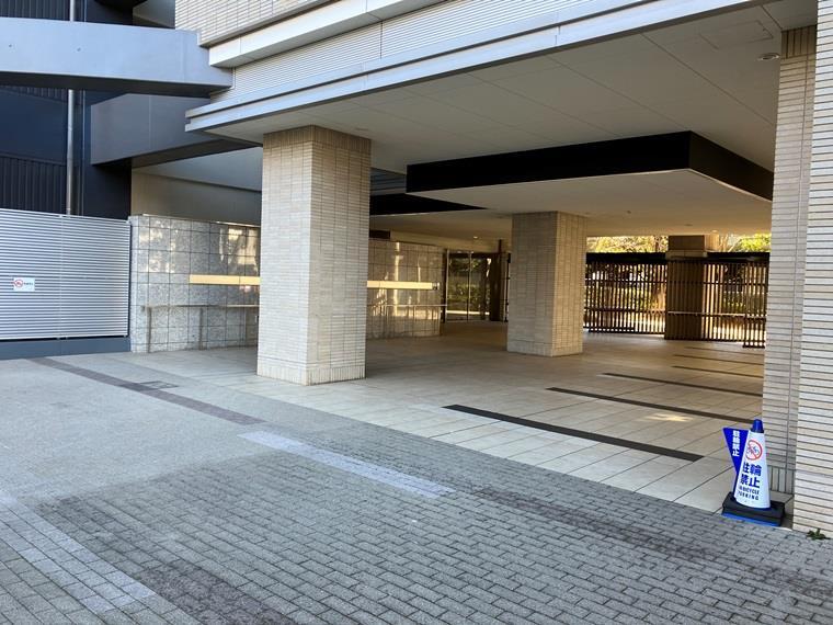 15/16 エントランス