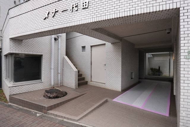 23/25 エントランス