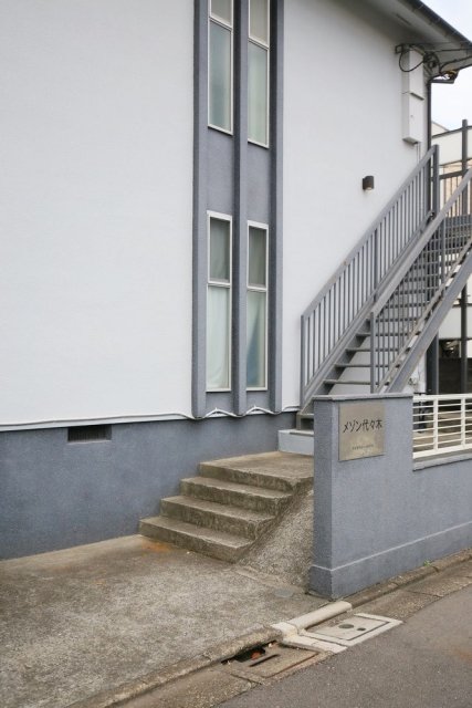 20/21 エントランス