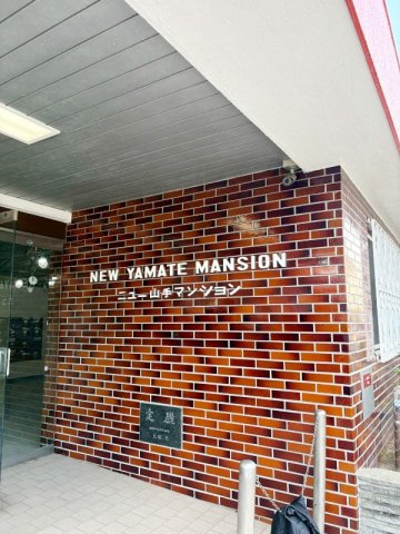 28/29 エントランス