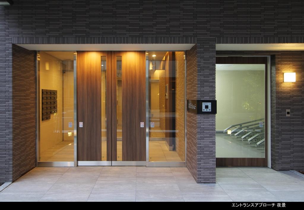 14/15 エントランス