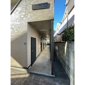 16/16 エントランス