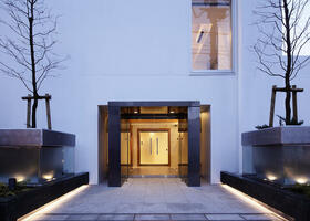 16/16 エントランス