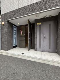 16/16 エントランス