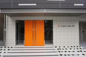 16/16 エントランス