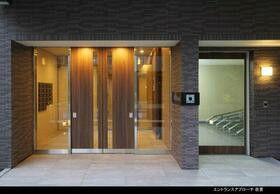 14/15 エントランス