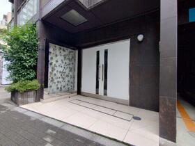 13/13 エントランス