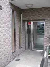 16/16 エントランス