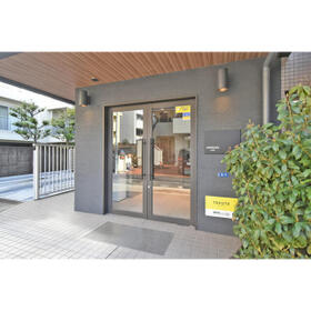 2/3 エントランス