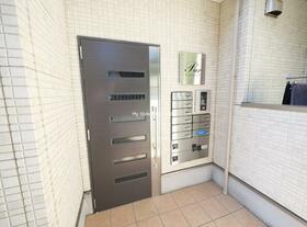 16/16 エントランス