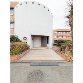 5/5 エントランス