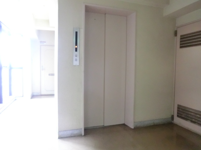 22/30 エントランス