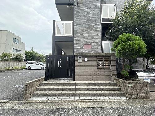 13/14 エントランス