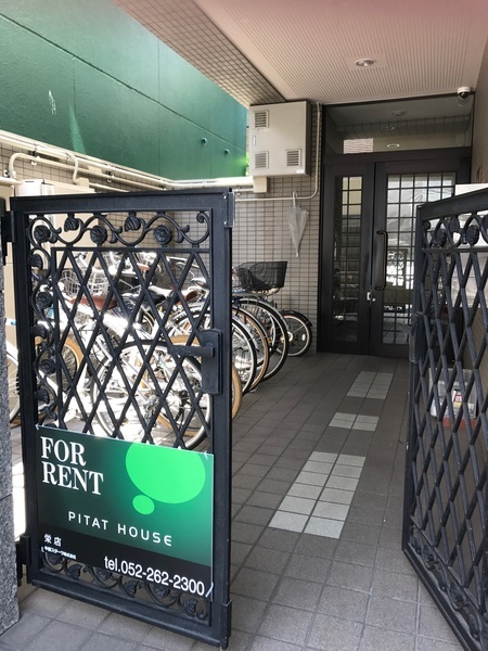 21/23 エントランス