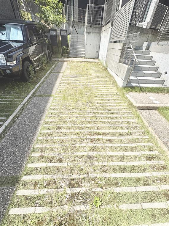 2/2 駐車場
