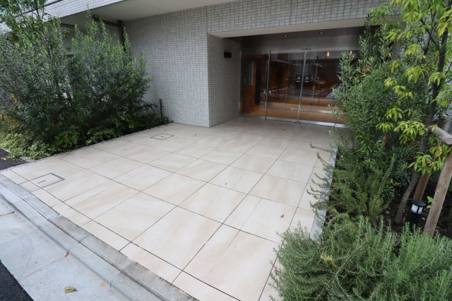 14/14 エントランス