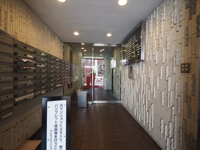 4/5 エントランス