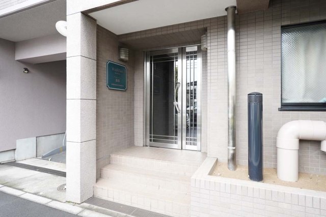 16/18 エントランス