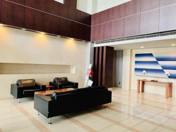 26/30 エントランス