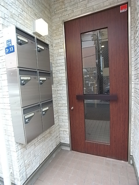 14/18 エントランス