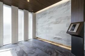 13/16 エントランス