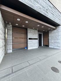 15/16 エントランス