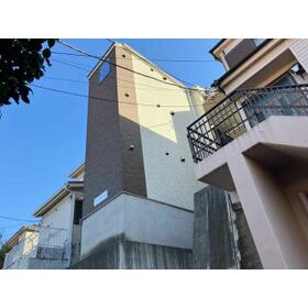 5/5 エントランス