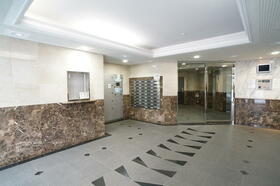 13/13 エントランス