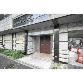 16/16 エントランス