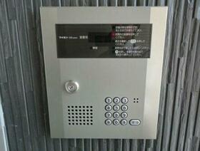 16/16 エントランス