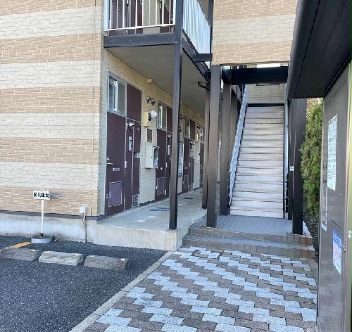 13/22 エントランス